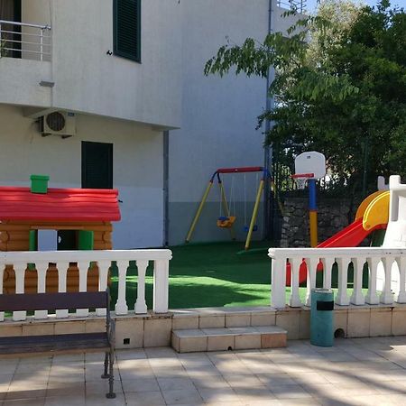 Roman Gardens Studio Apartment Risan Zewnętrze zdjęcie