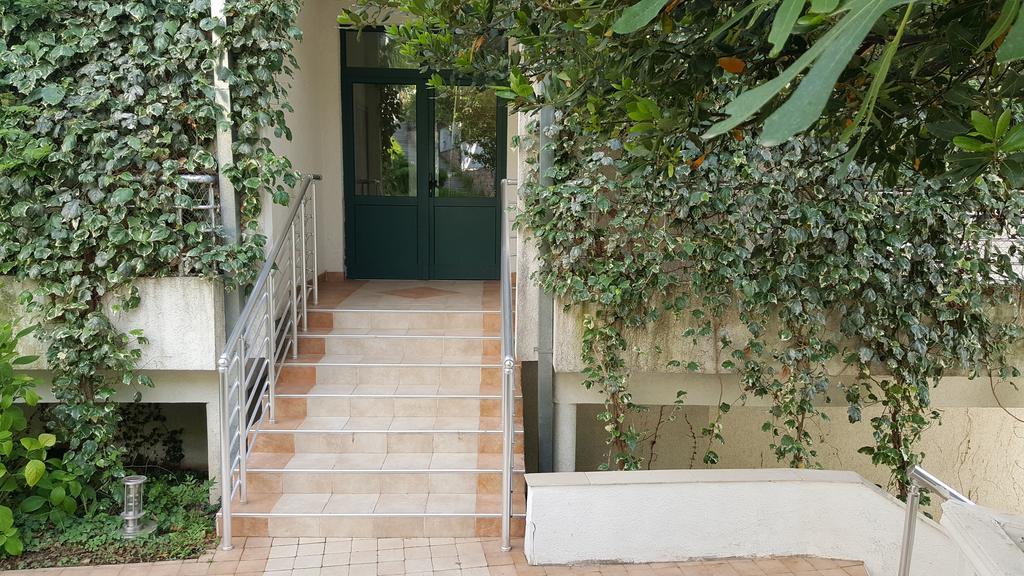 Roman Gardens Studio Apartment Risan Zewnętrze zdjęcie