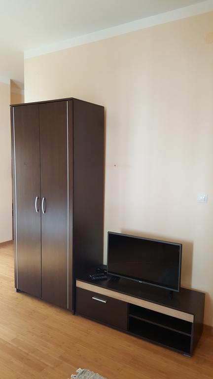 Roman Gardens Studio Apartment Risan Zewnętrze zdjęcie