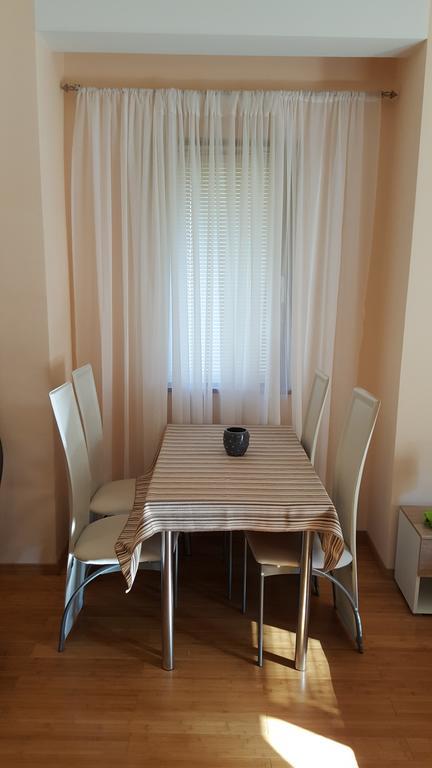 Roman Gardens Studio Apartment Risan Zewnętrze zdjęcie